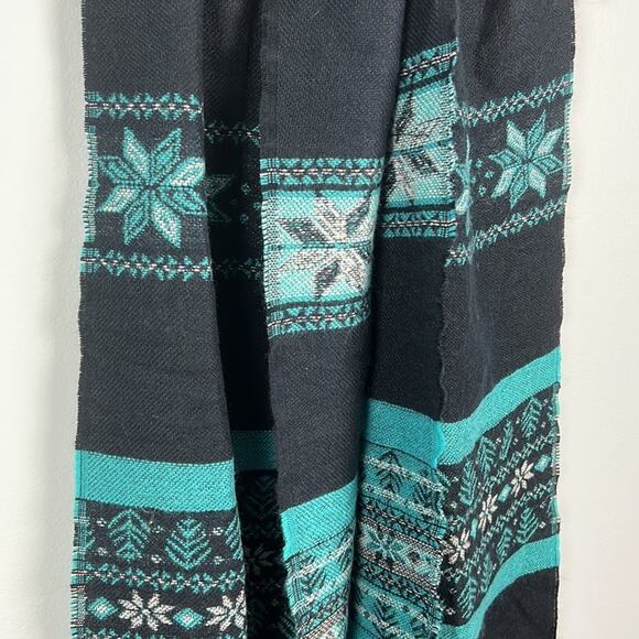 Lands end snowflake fringe winter/ cold weather scarf - Picture 2 of 3